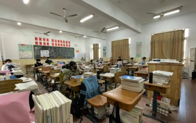 每一位师生的共同努力需要在日常的教育教学实践中不断积淀和升华 每一位师生的共同努力需要在日常的教育教学实践中不断积淀和升华